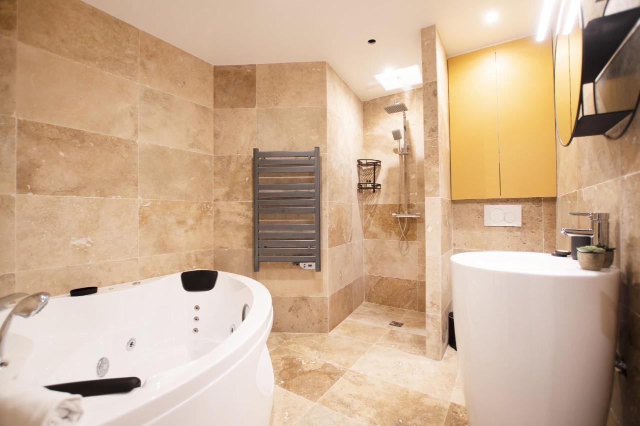 Guestready - Studio With Jacuzzi In The 10 Th Lejlighed Paris Eksteriør billede
